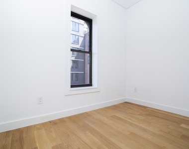 59 Thompson St - Photo Thumbnail 4