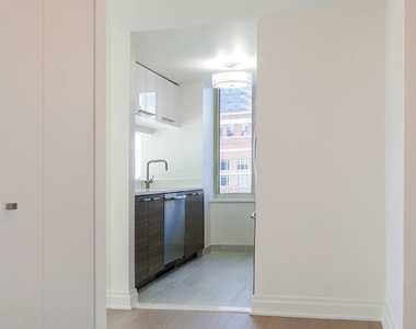 240 East 86th Street - Photo Thumbnail 4