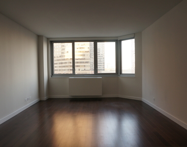 401 East 34th Street - Photo Thumbnail 3