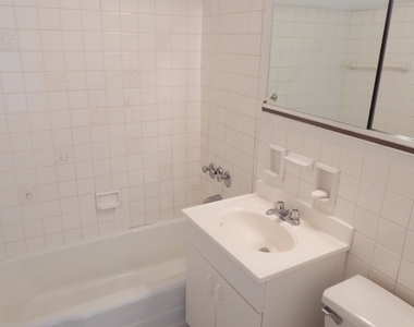 455 Ocean Pkwy - Photo Thumbnail 5