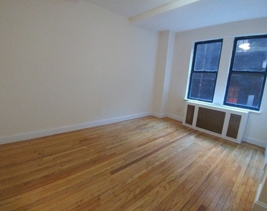 702 west end avenue - Photo Thumbnail 1