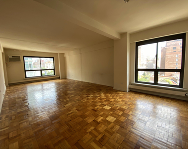 300 E 51st - Photo Thumbnail 1