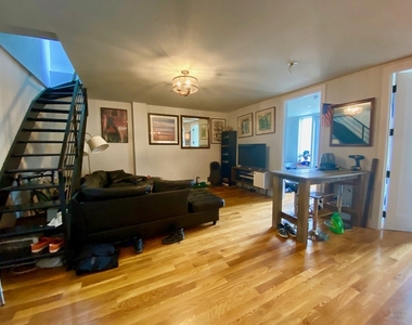 854 Metropolitan Avenue - Photo Thumbnail 12