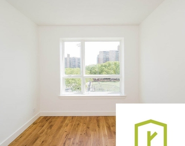 105 Leonard Street - Photo Thumbnail 1