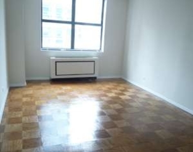 East 71 - Photo Thumbnail 2