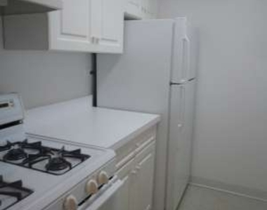 East 71 - Photo Thumbnail 4