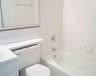 East 71 - Photo Thumbnail 6