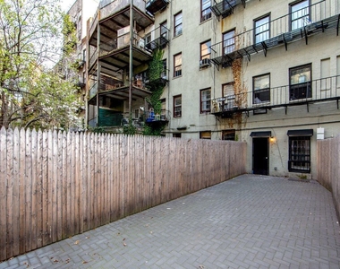 East 82nd Street - Photo Thumbnail 5