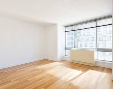 150 east 44th street - Photo Thumbnail 0