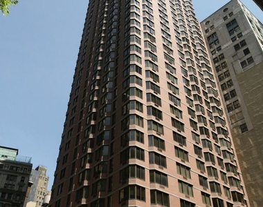 10 Liberty Street - Photo Thumbnail 9