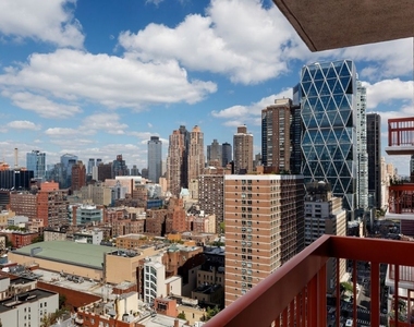 260 West 52nd Street - Photo Thumbnail 7