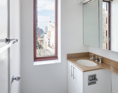 260 West 52nd Street - Photo Thumbnail 3