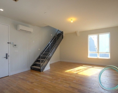 854 Metropolitan Avenue - Photo Thumbnail 3