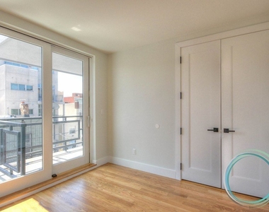 854 Metropolitan Avenue - Photo Thumbnail 6