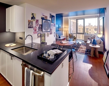 435 West 31st Street - Photo Thumbnail 8