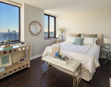 No Fee! 2 Month Free! True One Bedroom on the Chelsea   - Photo Thumbnail 1