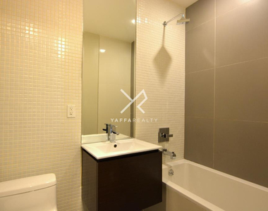 555 Fairview Avenue - Photo Thumbnail 9