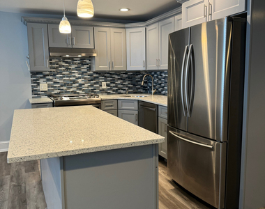 37-3 27th Street - Photo Thumbnail 7