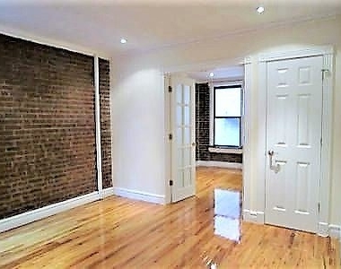 213 East 26th Street - Photo Thumbnail 2