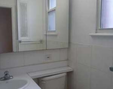 E 63 St - Photo Thumbnail 4