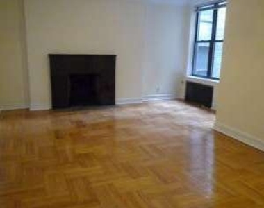 E 63 St - Photo Thumbnail 1