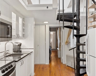 317 East 73rd St - Photo Thumbnail 3