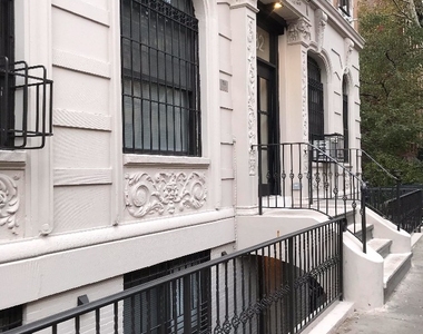 332 East 18th Street - Photo Thumbnail 1