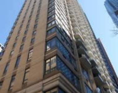 West 48th Street - Photo Thumbnail 7