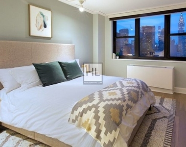 150 East 34th Street - Photo Thumbnail 1