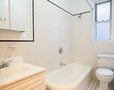 117 West 13 - Photo Thumbnail 3