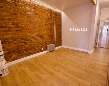 733 Knickerbocker Ave - Photo Thumbnail 3