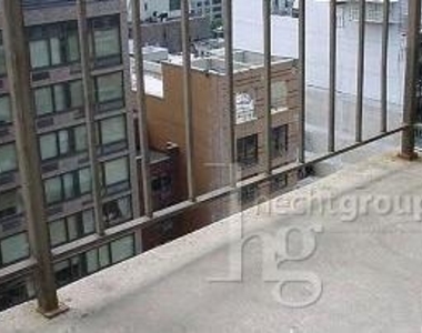 East 86th Street - Photo Thumbnail 1