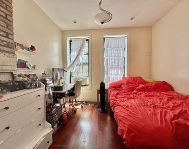 126 Grattan Street - Photo Thumbnail 7