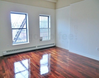 444 Manhattan Avenue - Photo Thumbnail 1