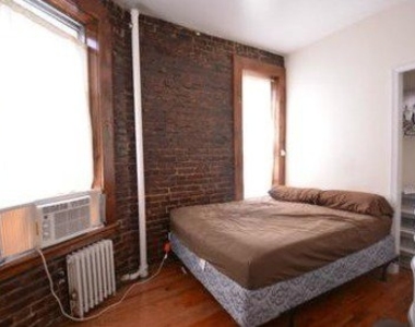 364 West 51st Street - Photo Thumbnail 4