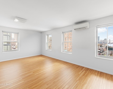 385 Greenwich St - Photo Thumbnail 0