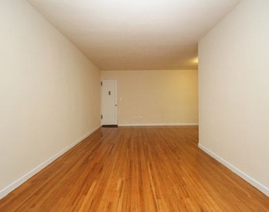 2 Bedroom in Rego Park  - Photo Thumbnail 4