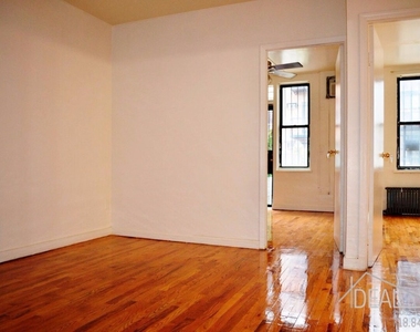 16th Street Garden Apartment!  - Photo Thumbnail 4