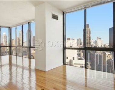 East 57th Street - Photo Thumbnail 1