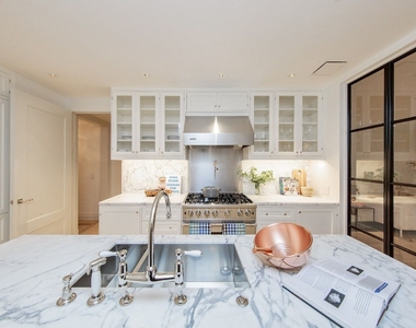 Prestigious apartment for rent in the upper East-side East 81st street  - Photo Thumbnail 0