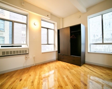 29-28 41st Ave - Photo Thumbnail 1