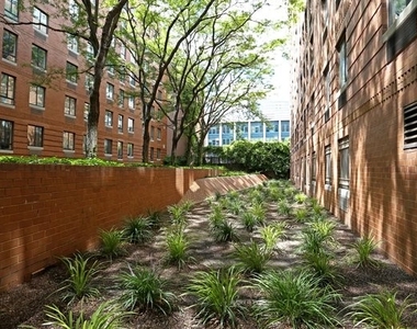 410 W 53rd St. - Photo Thumbnail 9