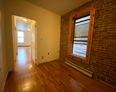 449 WEST 37 - Photo Thumbnail 4