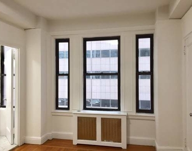 140 East 46 - Photo Thumbnail 2