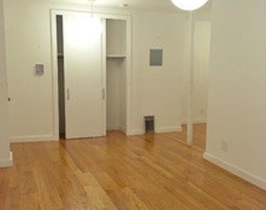 125 Seaman Ave - Photo Thumbnail 0