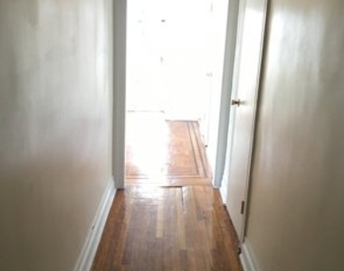 521 Isham St - Photo Thumbnail 5