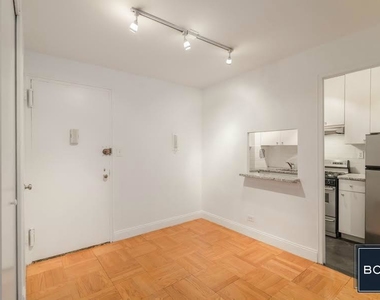 336 East 86 Street - Photo Thumbnail 3