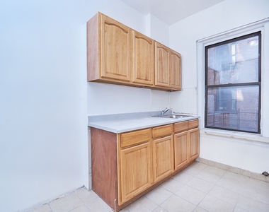 565 West 139th Street - Photo Thumbnail 3