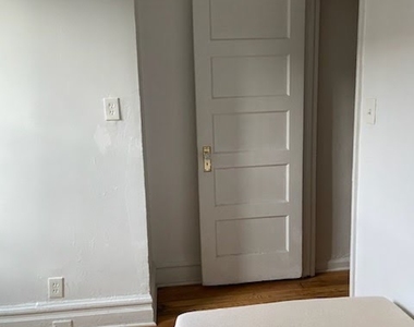 32-74 38th Street - Photo Thumbnail 5