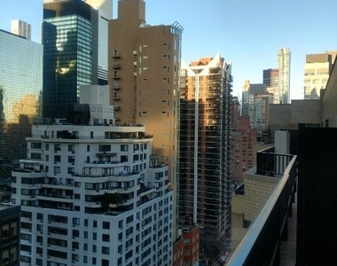 East 47th St Penthouse - Photo Thumbnail 8